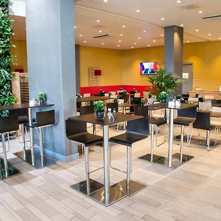莱顿中心宜必思酒店 外观 照片
