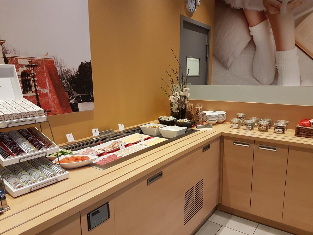 莱顿中心宜必思酒店 外观 照片